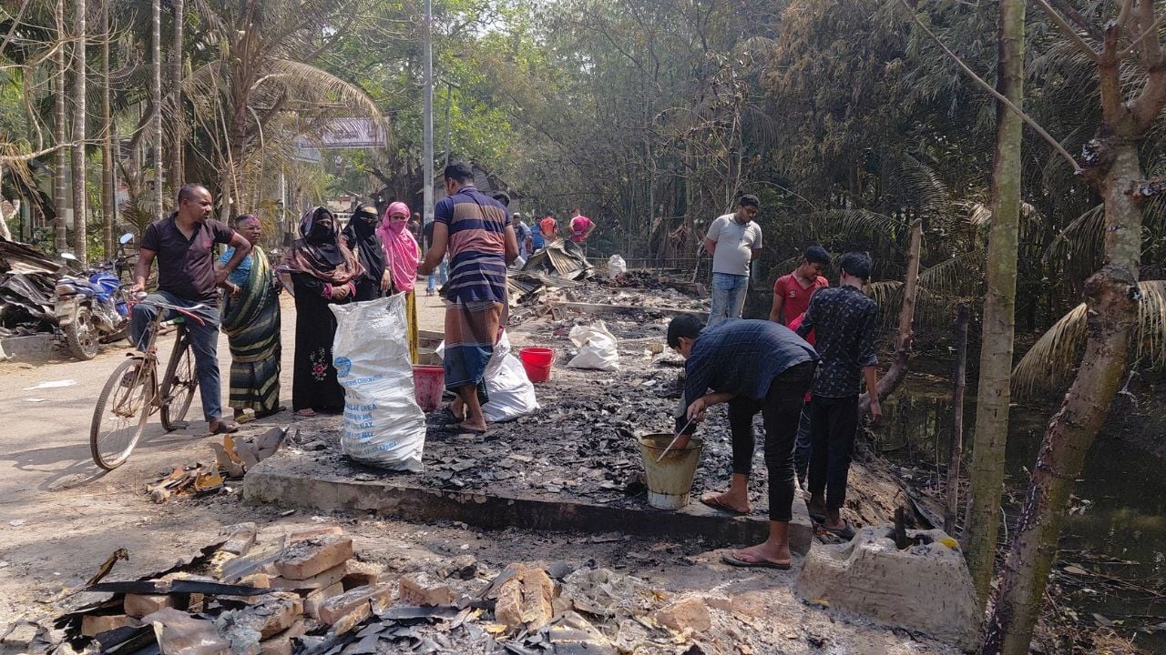 কচুয়ায় অগ্নিকাণ্ডে ৮ দোকান ভস্মীভূত, ২০ লক্ষাধিক টাকার ক্ষতি