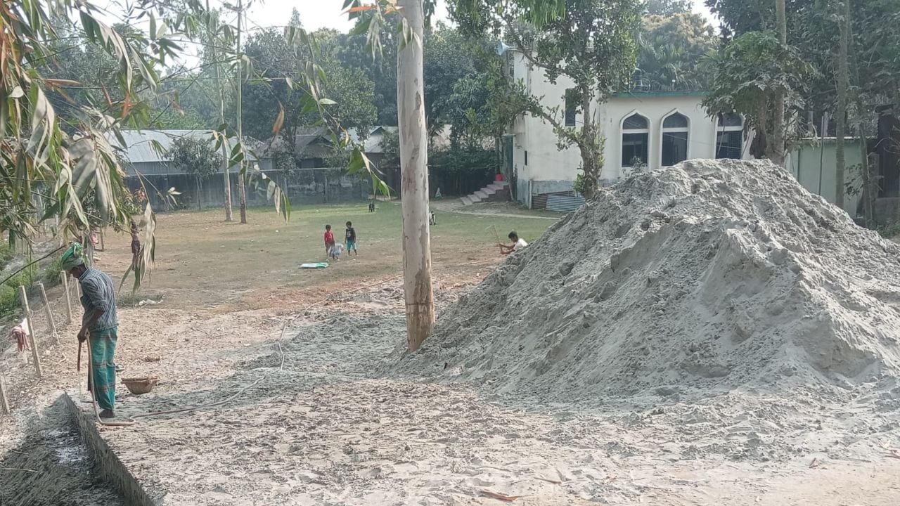 জামালপুরে কাবিখা-কাবিটার বরাদ্দের সিংহভাগ ভাগবাঁটোয়ারার অভিযোগ