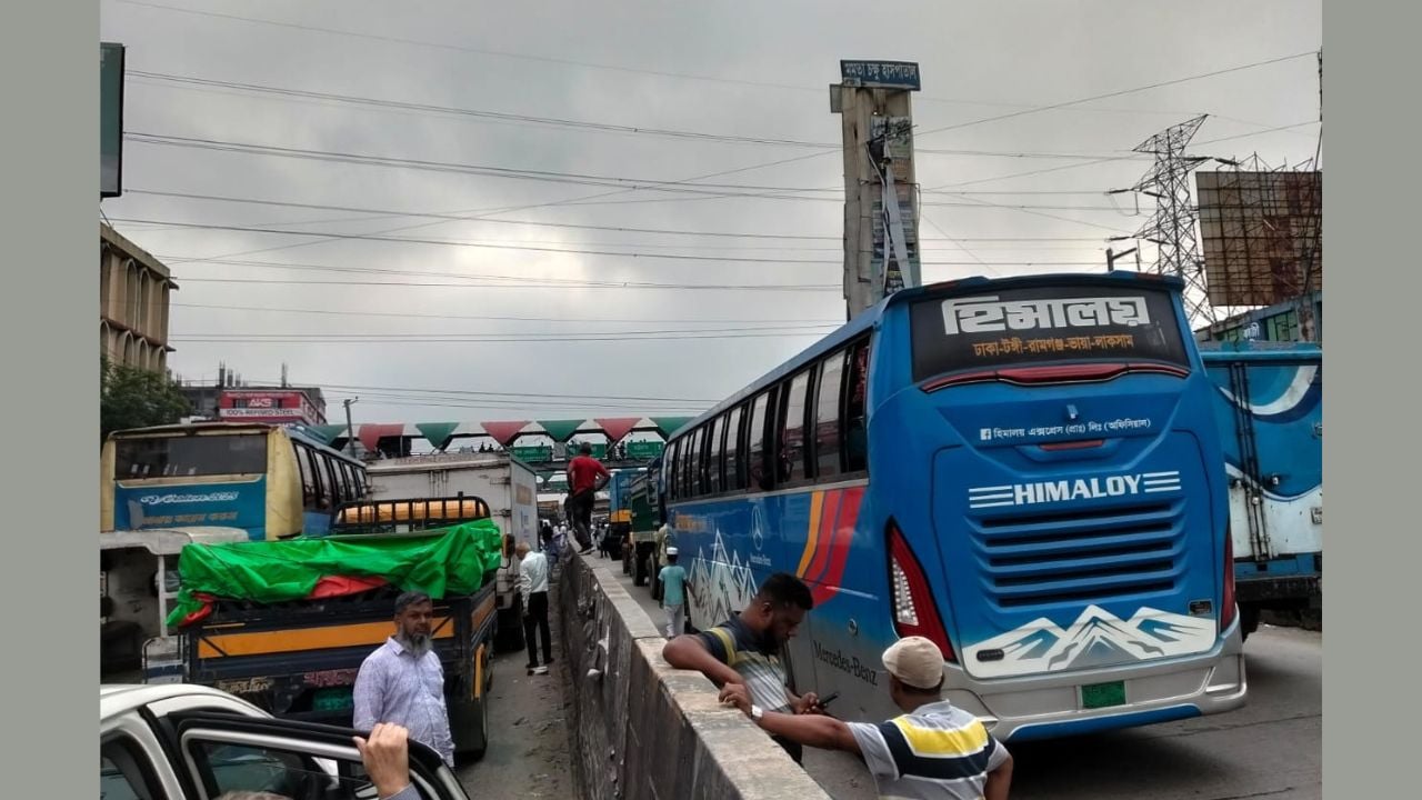 ঢাকা-চট্টগ্রাম-সিলেট মহাসড়কে দীর্ঘ যানজট