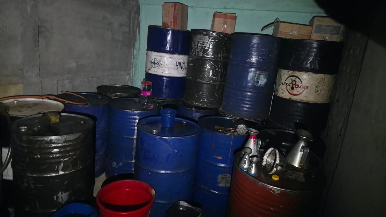 মৌলভীবাজারে ১৬০০ লিটার অবৈধ ডিজেল জব্দ