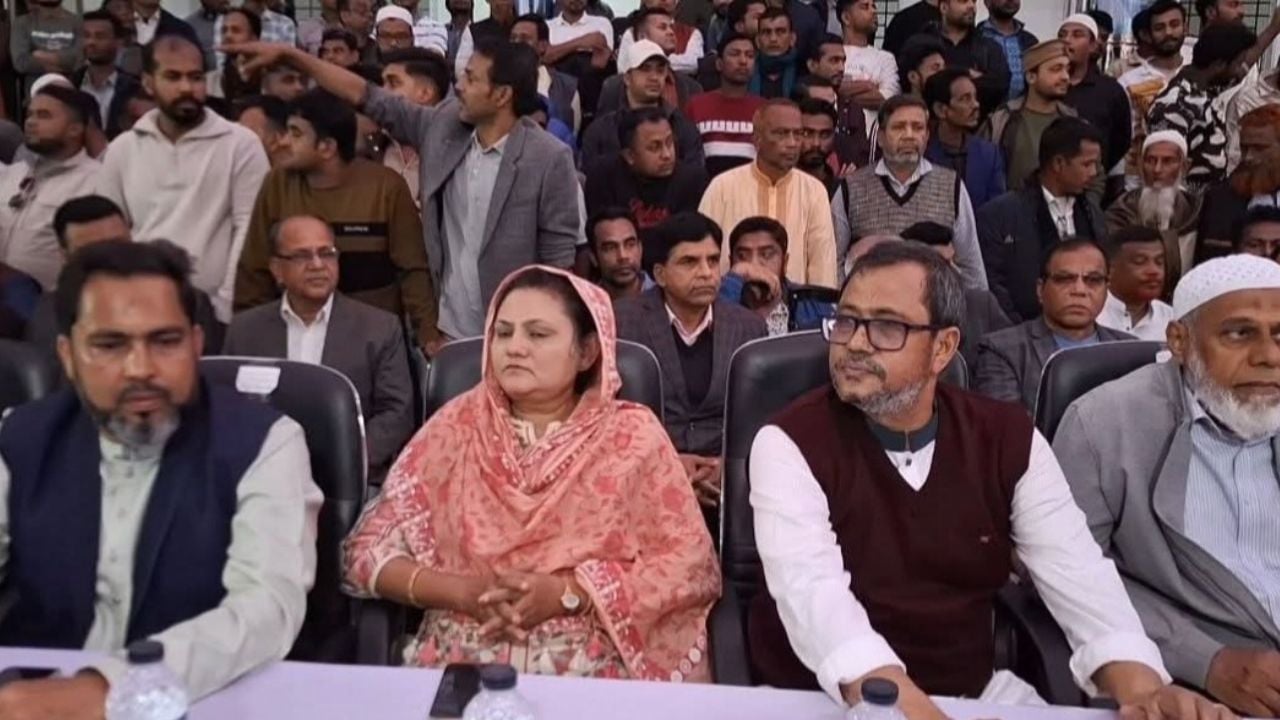 মাদারীপুরে আওয়ামী লীগ-বিএনপি একই মঞ্চে