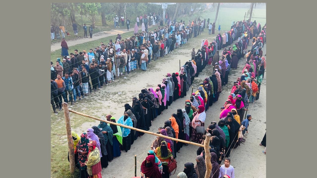 লক্ষ্মীপুরে দুপুর পর্যন্ত ভোট পড়েছে ৫০ শতাংশ