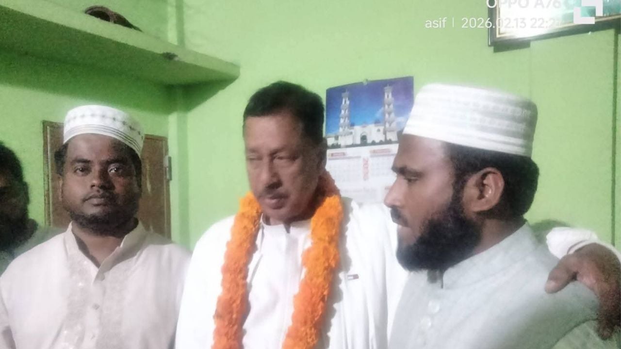 প্রতিদ্বন্দ্বীর বাড়িতে নবনির্বাচিত এমপির শুভেচ্ছা সফর