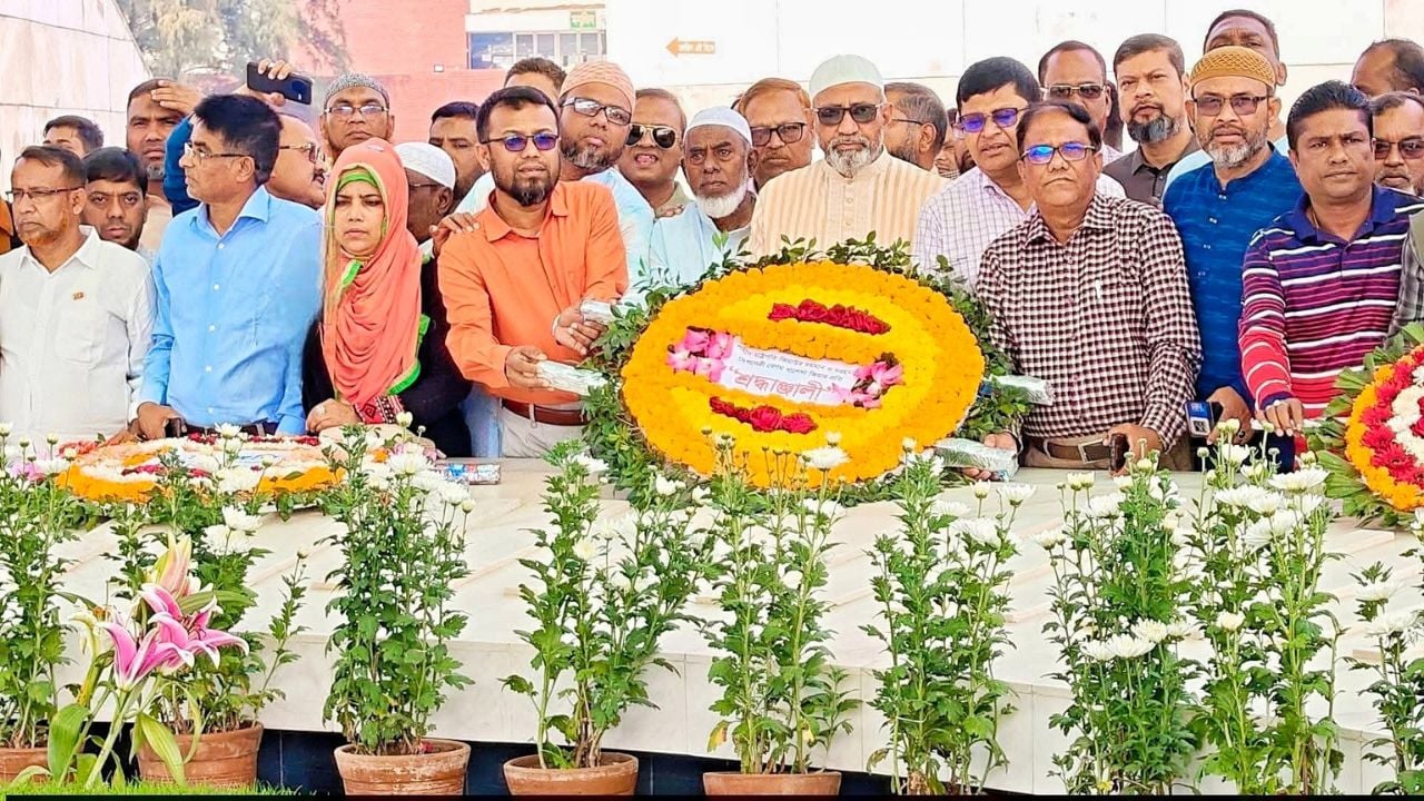 শহিদ জিয়া ও খালেদা জিয়ার কবর জিয়ারত এমপি আখতারুজ্জামানের