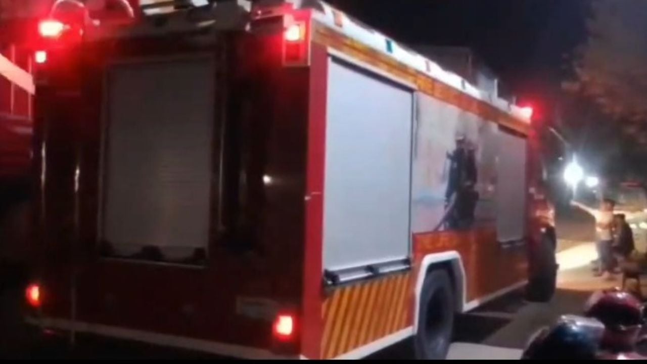 ভালুকায় পোশাক কারখানায় আগুন, ৭ কোটি টাকার ক্ষতি