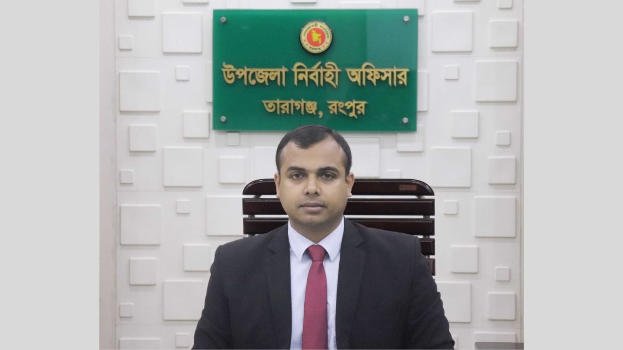 আপনার যা ক্ষমতা আছে লেখেন- তারাগঞ্জে সাংবাদিককে ইউএনও