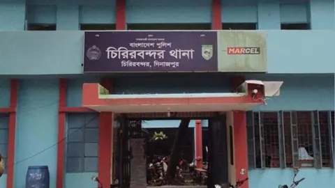 চিরিরবন্দরে চালককে হত্যা করে ভ্যান ছিনতাই 