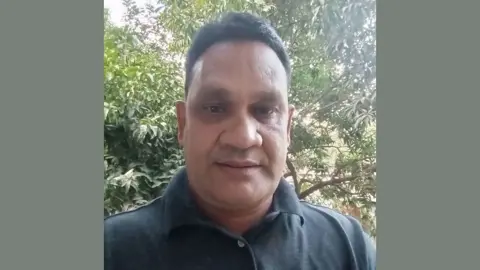 ফেনীতে সড়ক উন্নয়নকাজে বিএনপি নেতার চাঁদা দাবি  

