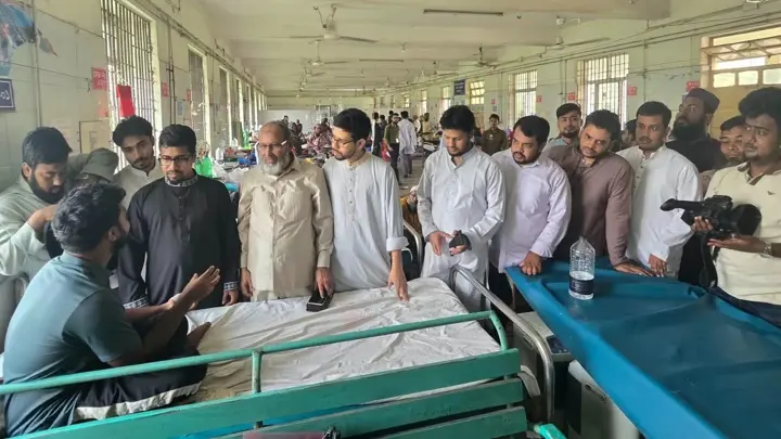 রাবিতে আহত সাংবাদিককে দেখতে গেলেন শিবিরের কেন্দ্রীয় সভাপতি