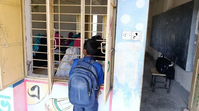 প্রচণ্ড গরমে শ্রেণিকক্ষে আরো দুই শিক্ষার্থী অসুস্থ