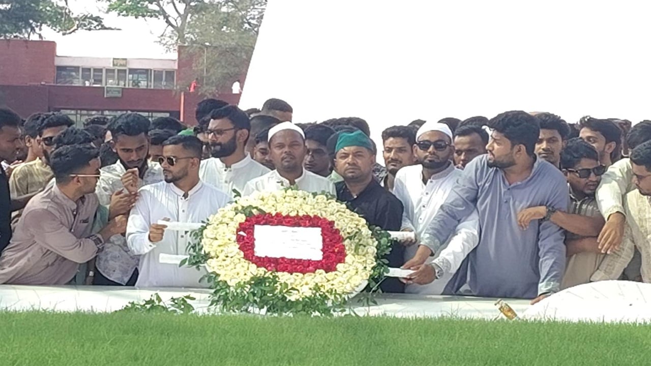 জিয়া-খালেদার কবরে ভোলা ছাত্রদলের নবনির্বাচিত কমিটির শ্রদ্ধা