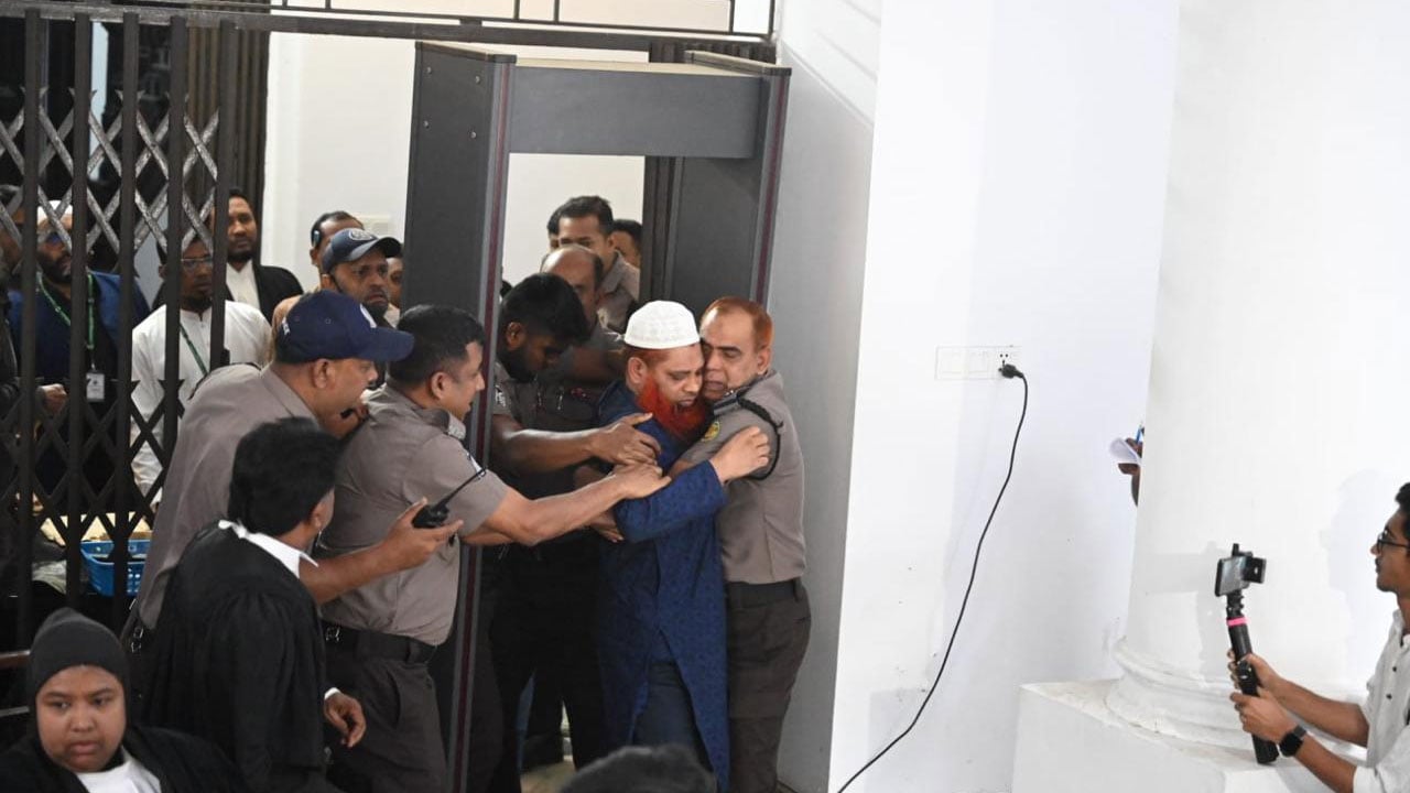 আবু সাইদ হত্যা মামলার রায়ের পর আসামিদের হট্টগোল, ‘জয় বাংলা’ স্লোগান