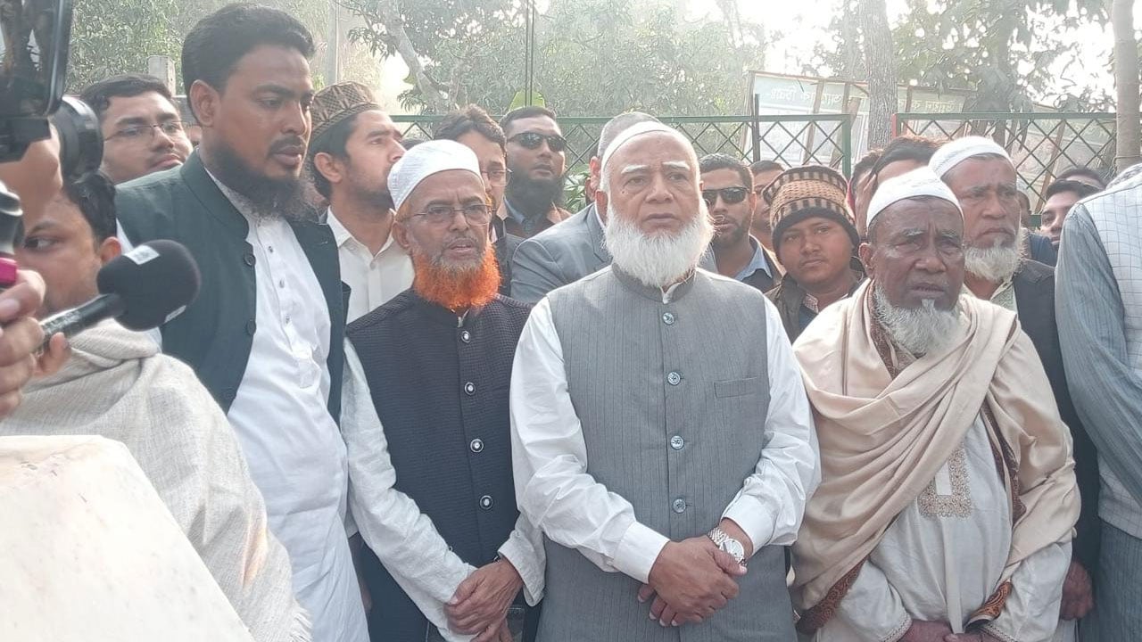 শহীদ আবু সাঈদের কবর জেয়ারত করলেন জামায়াত আমির