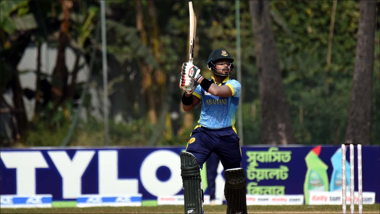 ছন্দে থাকা ইমনের সেঞ্চুরি