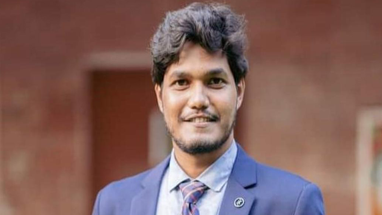 ডাকসু নির্বাচন হাসিনার নির্বাচনকে ছাড়িয়ে গেছে: আবিদ