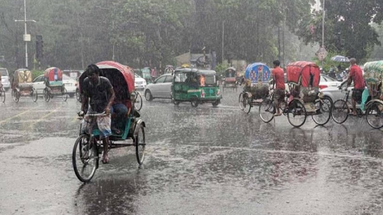 লঘুচাপে বৃষ্টি বাড়বে উত্তর-পূর্বাঞ্চলে