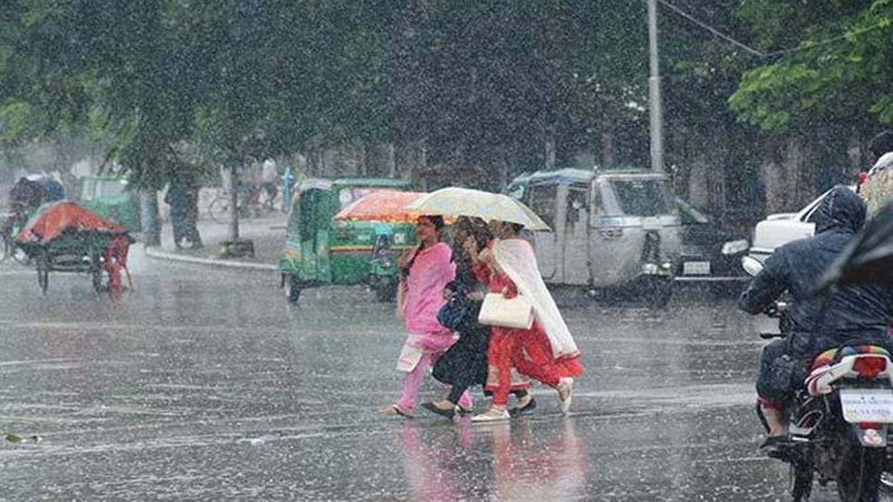 মৌসুমিবায়ুর প্রভাবে বৃষ্টি বাড়বে