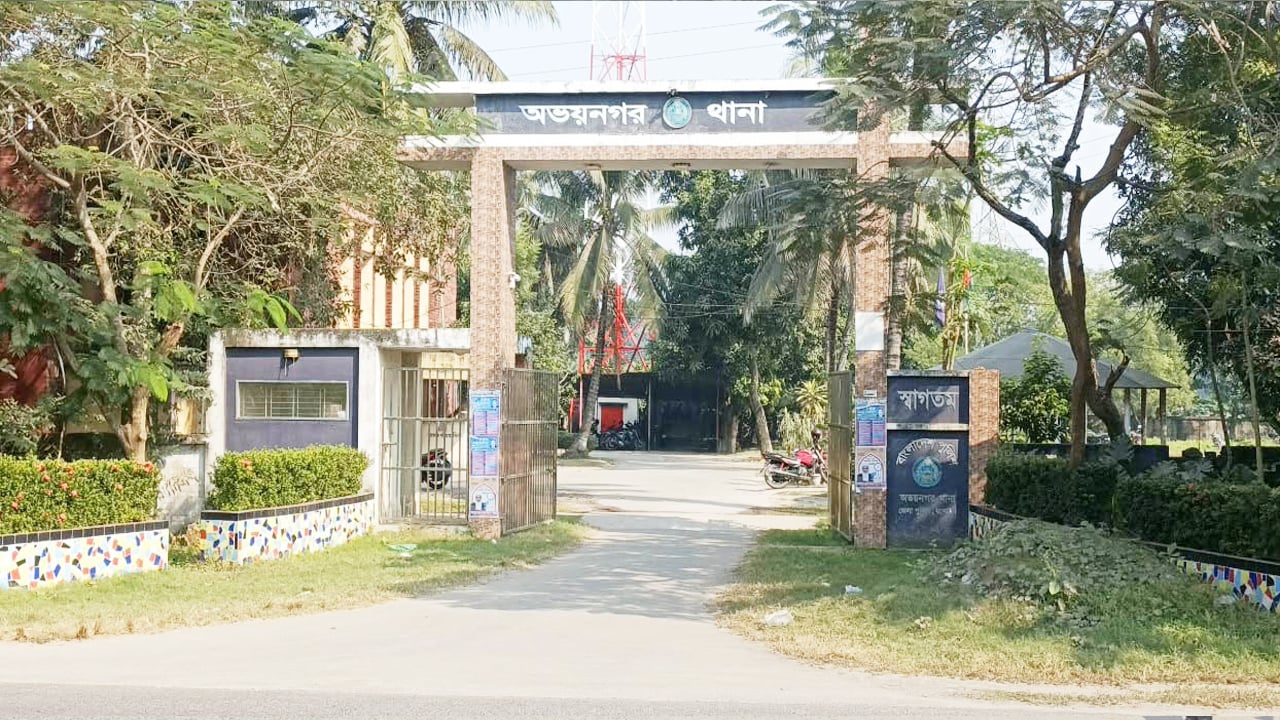 অভয়নগরে বিদ্যুৎস্পৃষ্টে গৃহবধূর মৃত্যু