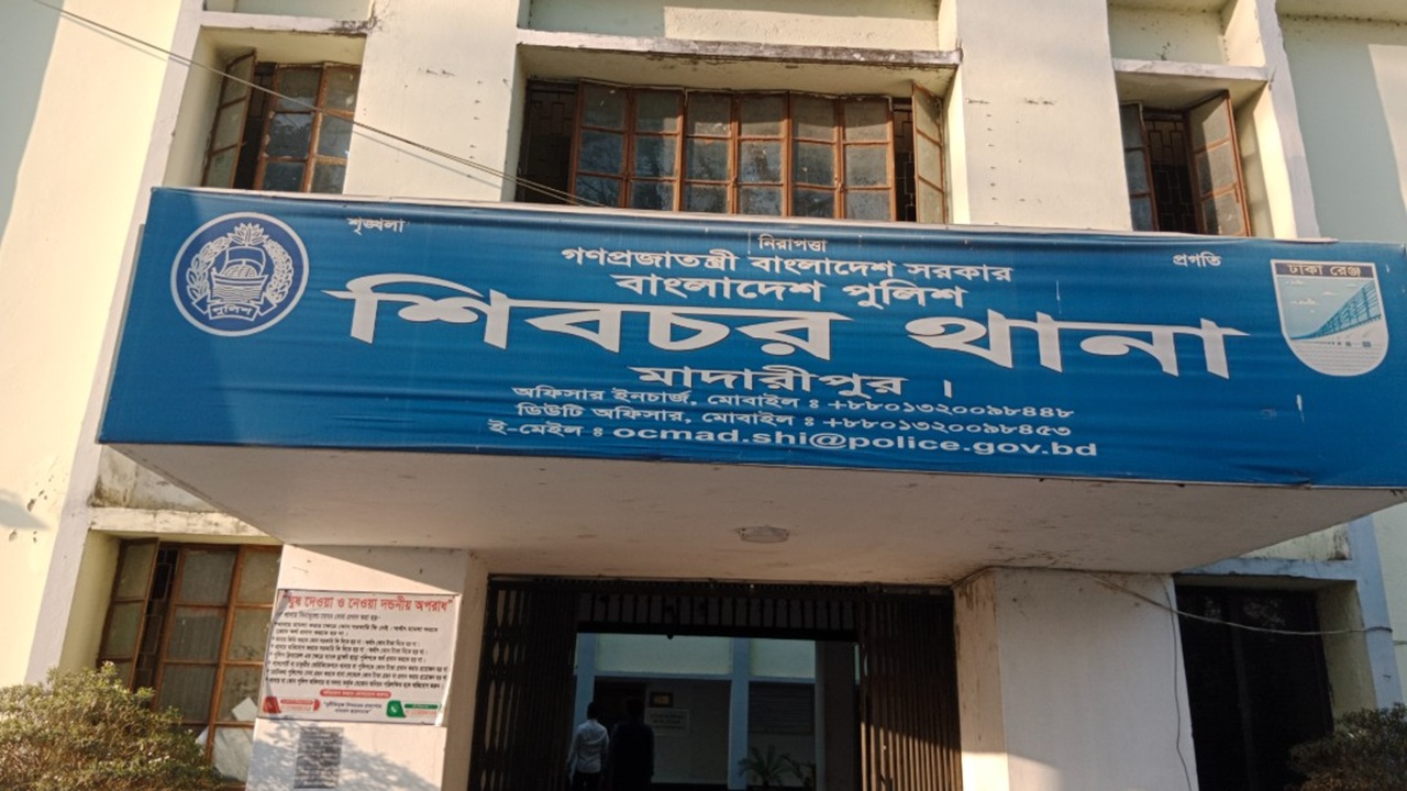 শিবচরে মোটরসাইকেল-ট্রলি সংঘর্ষে নিহত ১