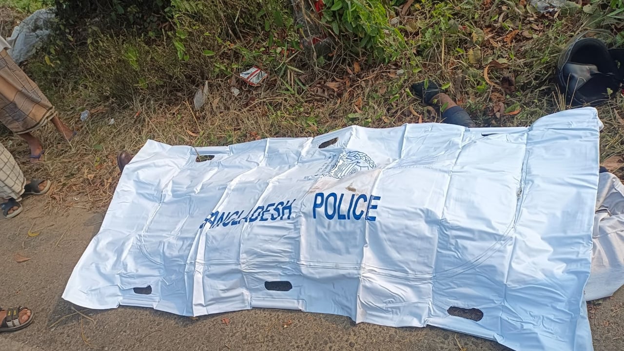 পটিয়ায় বাসের ধাক্কায় নৌবাহিনীর কর্মকর্তা নিহত