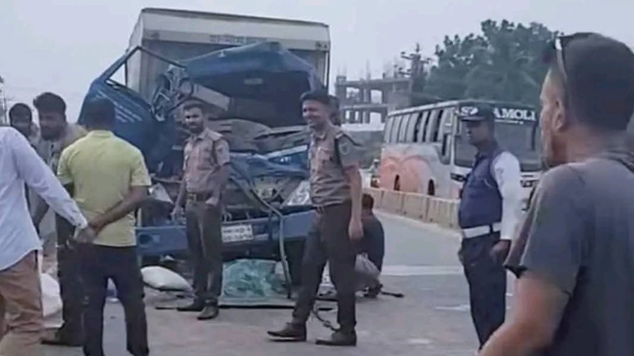 কালিয়াকৈরে সড়ক দুর্ঘটনায় নিহত ১