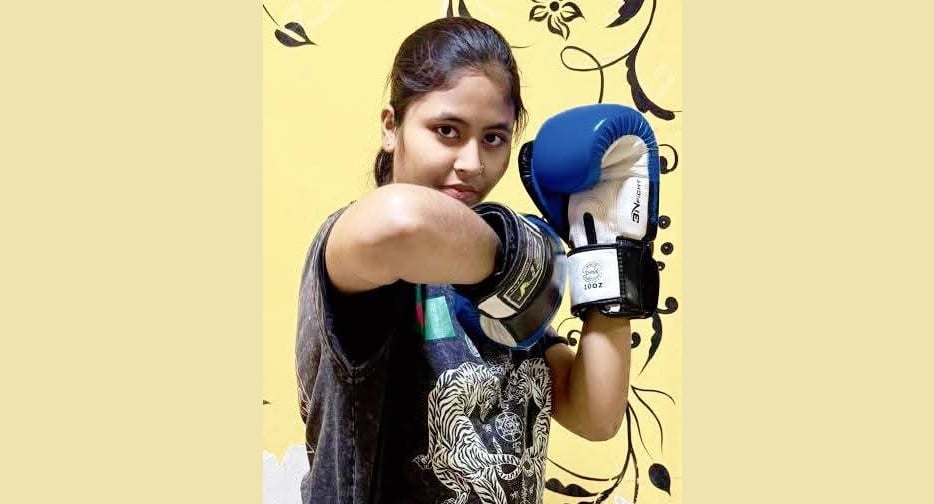 ফের ডাবল হর্স নক আউট ০০২ লড়াইয়ে শারমিনা