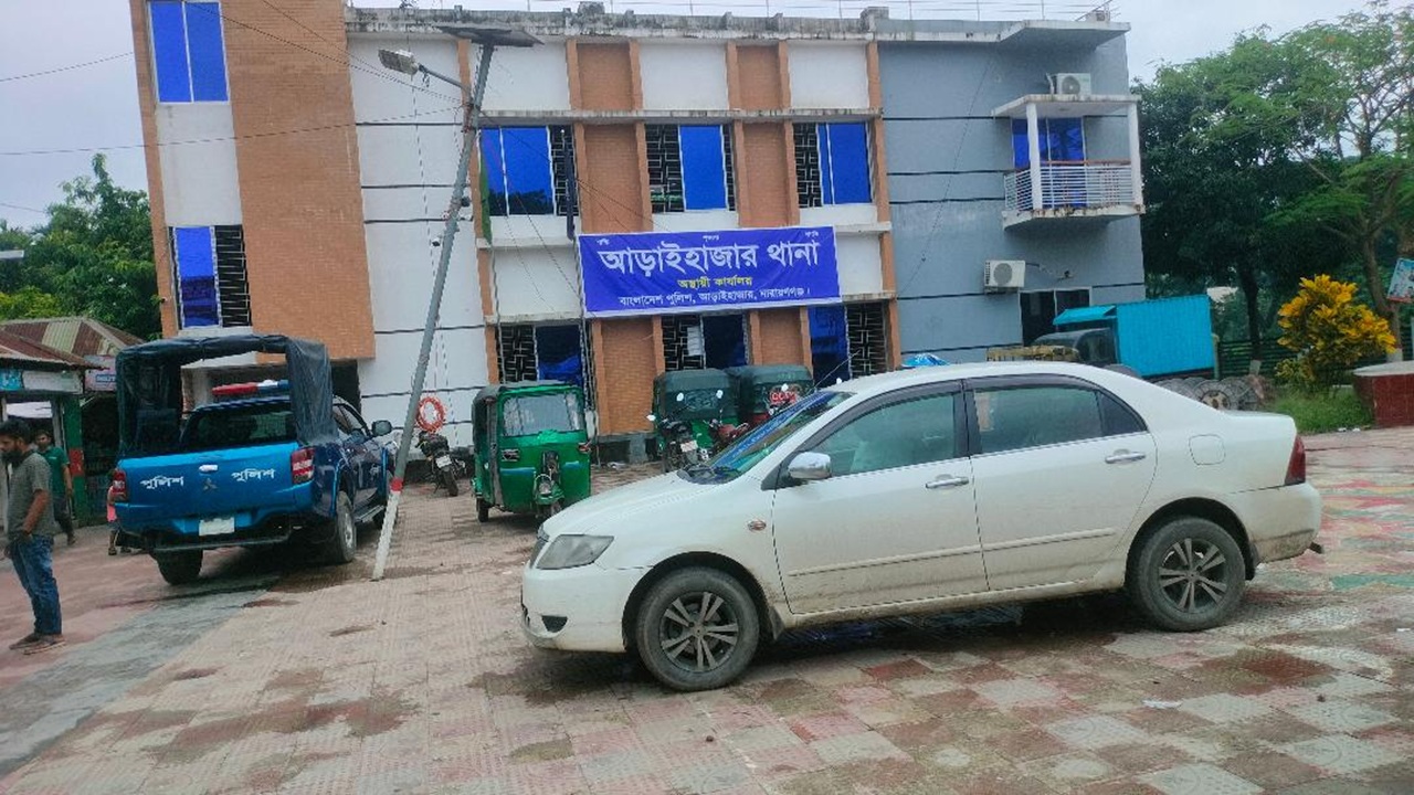 আড়াইহাজারে কিশোরের ঝুলন্ত লাশ উদ্ধার
