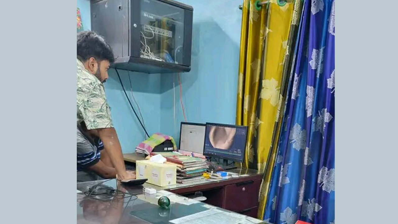 কৃষি ব্যাংকের লকার ভেঙে ১৬ লাখ টাকা লুট