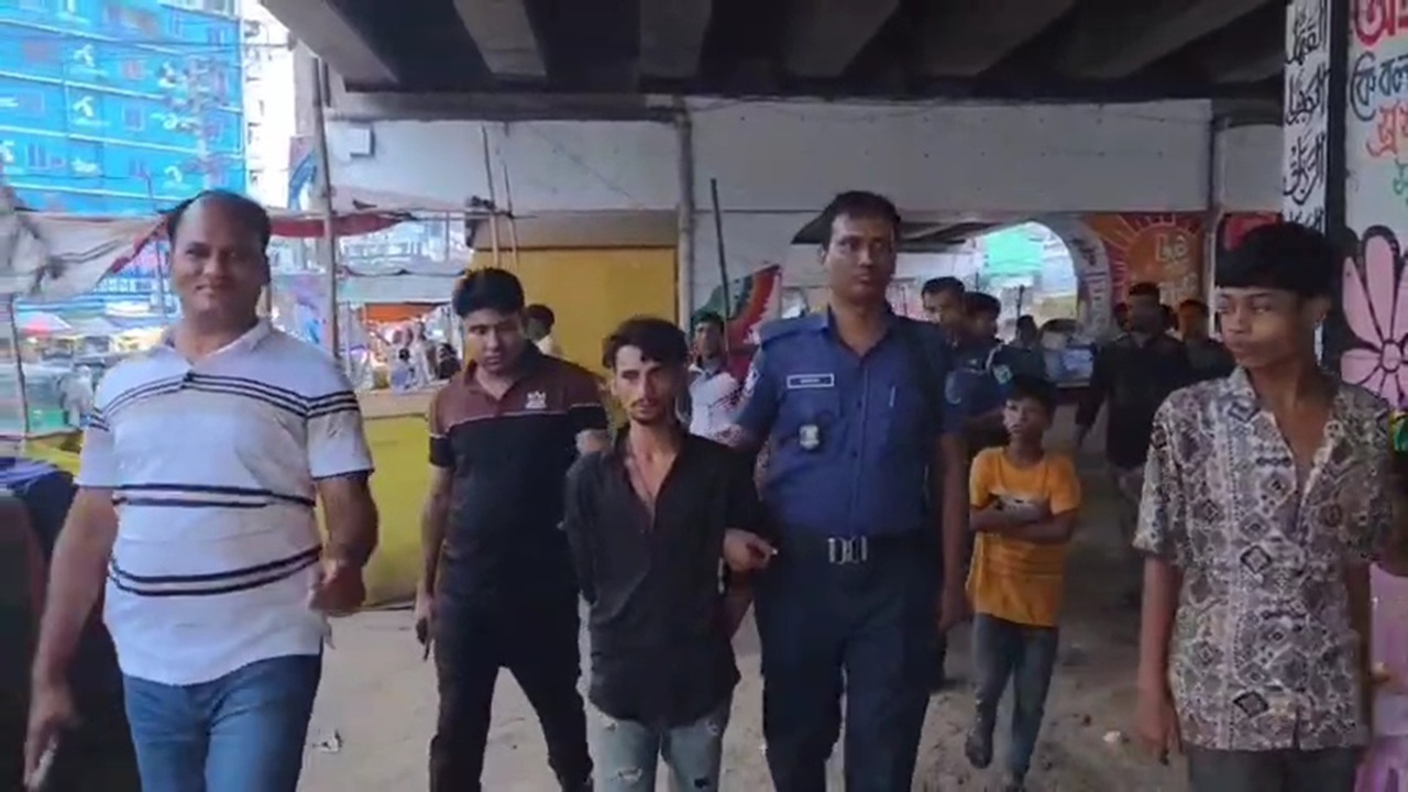 তুচ্ছ বিষয় নিয়ে ধস্তাধস্তি, ছুরিকাঘাতে যুবক খুন