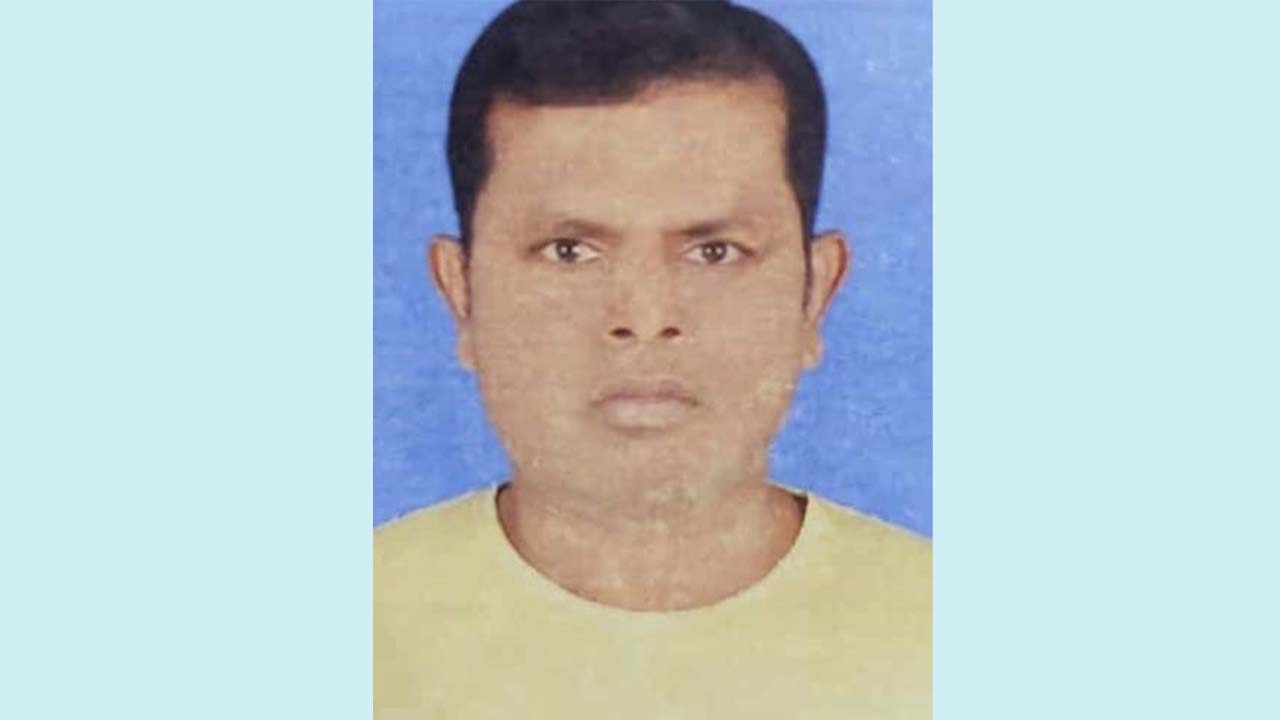 মোবাইল ফোনে কথা বলার সময় ট্রেনে কাটা পড়ে ব্যবসায়ীর মৃত্যু