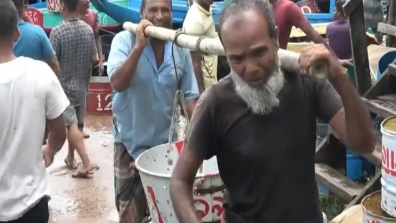 নিষেধাজ্ঞার সময় শেষ, কাপ্তাই হ্রদে মাছ শিকার শুরু