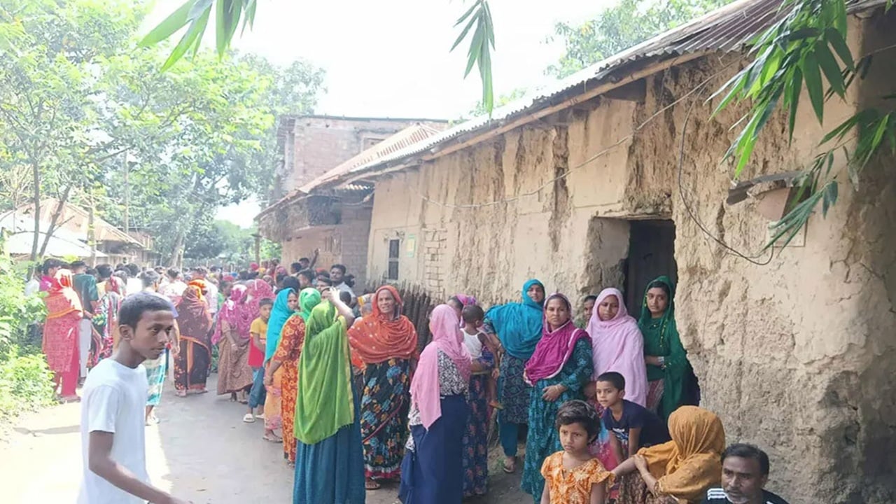 রাজশাহীতে দুই সন্তানসহ স্ত্রীকে হত্যার পর স্বামীর আত্মহত্যা