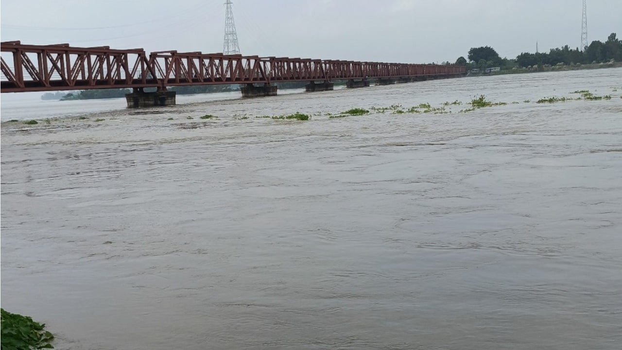 বিপৎসীমার ১৫ সেন্টিমিটার ওপরে প্রবহমান তিস্তা, পানিবন্দি ৩৫ গ্রাম