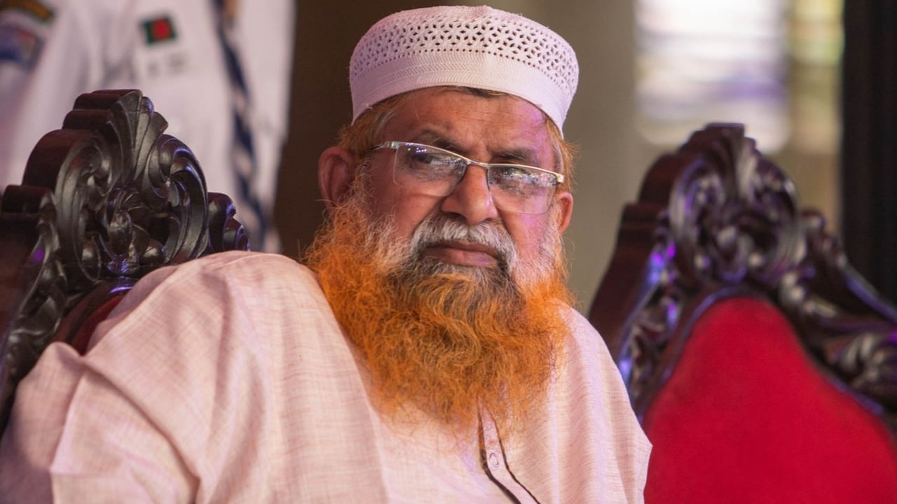 ভারপ্রাপ্ত অধ্যক্ষ মোবাশ্বেরের বিরুদ্ধে পাহাড়সম অভিযোগ