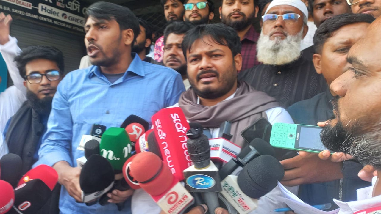 কেন্দ্রগুলো ঘিরে ফেলছে বিএনপির সন্ত্রাসীরা: ঢাকা-১৮ এনসিপি প্রার্থী