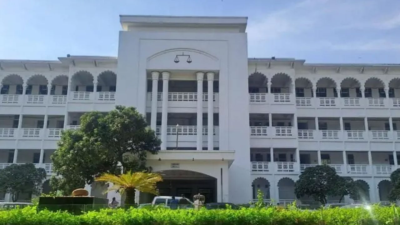 যেভাবে দেশের রাজনীতিতে তত্ত্বাবধায়ক সরকার শুরু