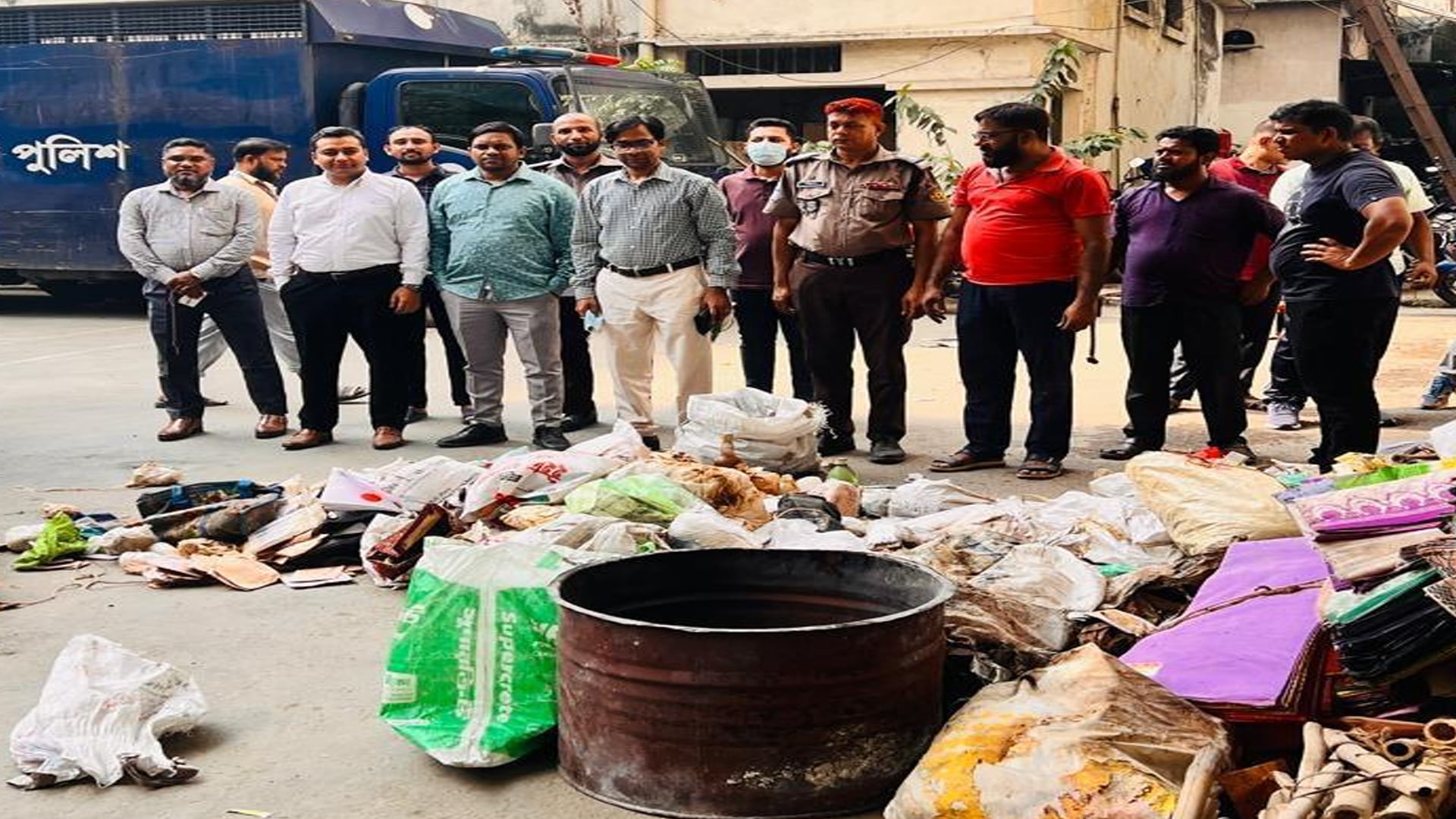ঢাকার আদালতে নিষ্পত্তি হওয়া ২৪৩২ মামলার আলামত ধ্বংস