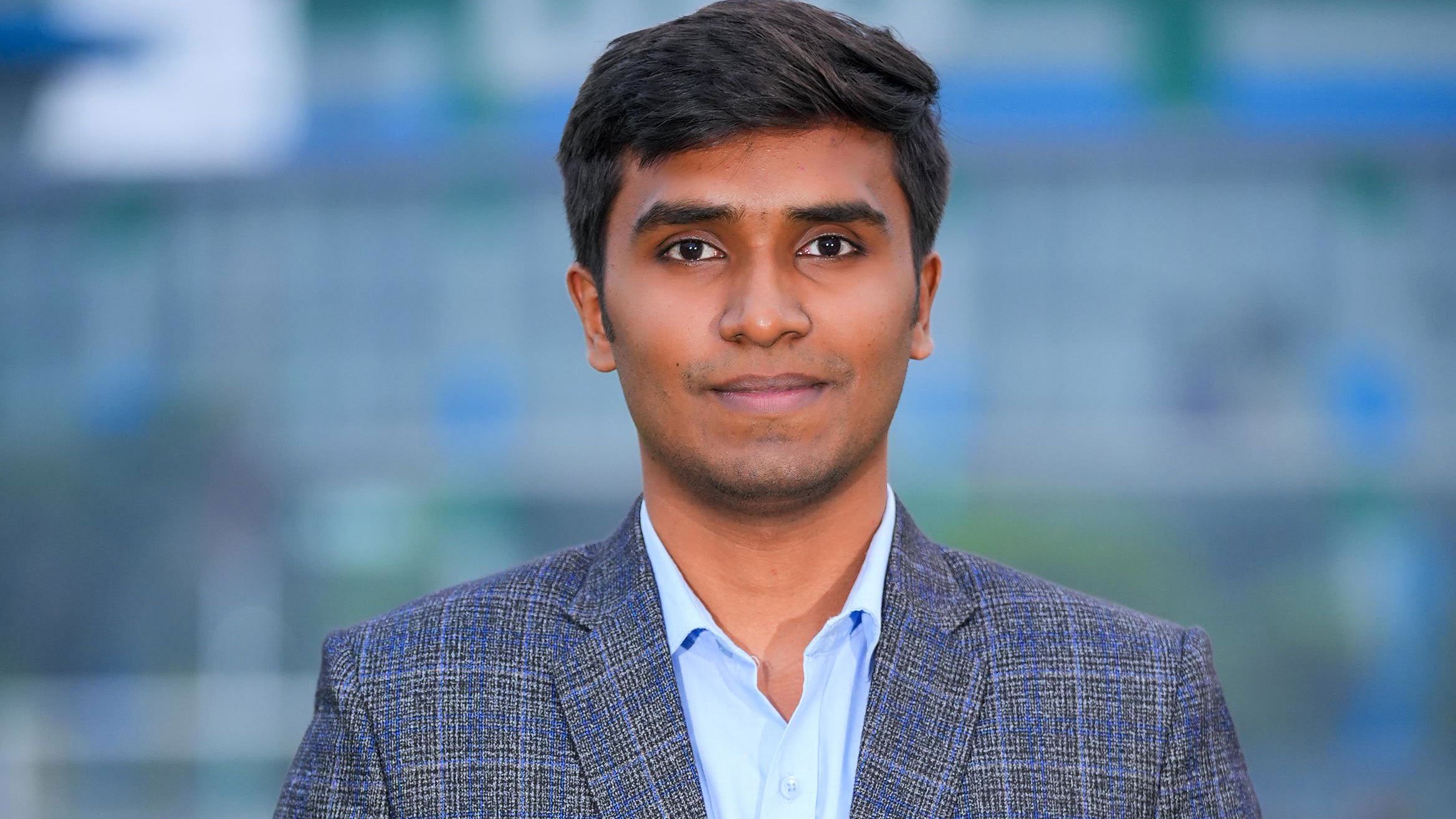 কঠোর পরিশ্রমে সাফল্যের শিখরে
