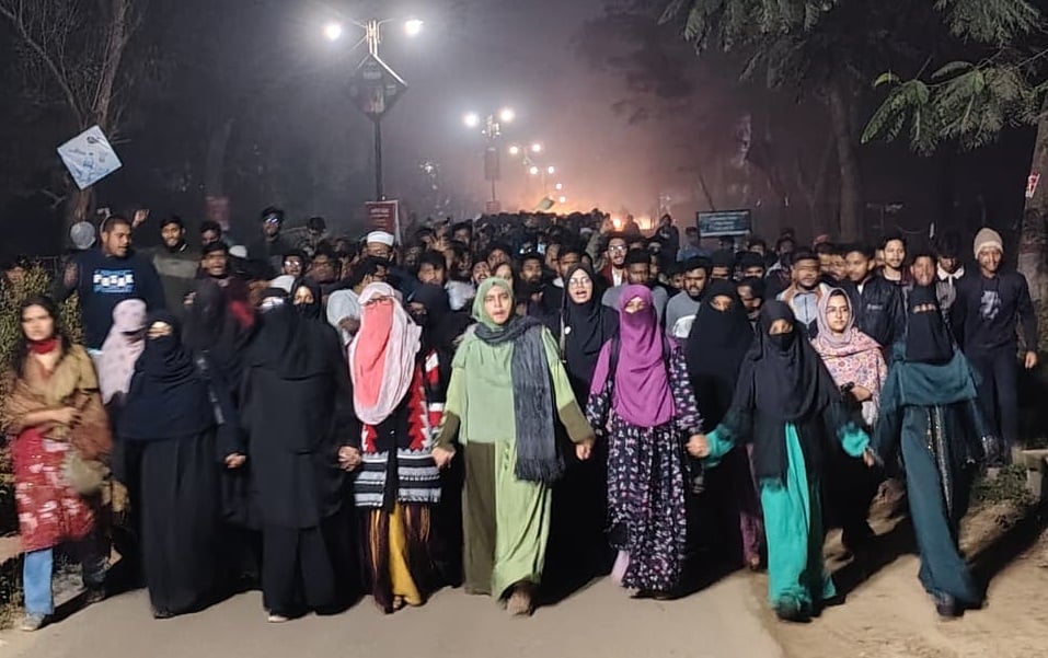 হাদির মৃত্যুতে উত্তাল জাহাঙ্গীরনগর বিশ্ববিদ্যালয়, শপথ পাঠ