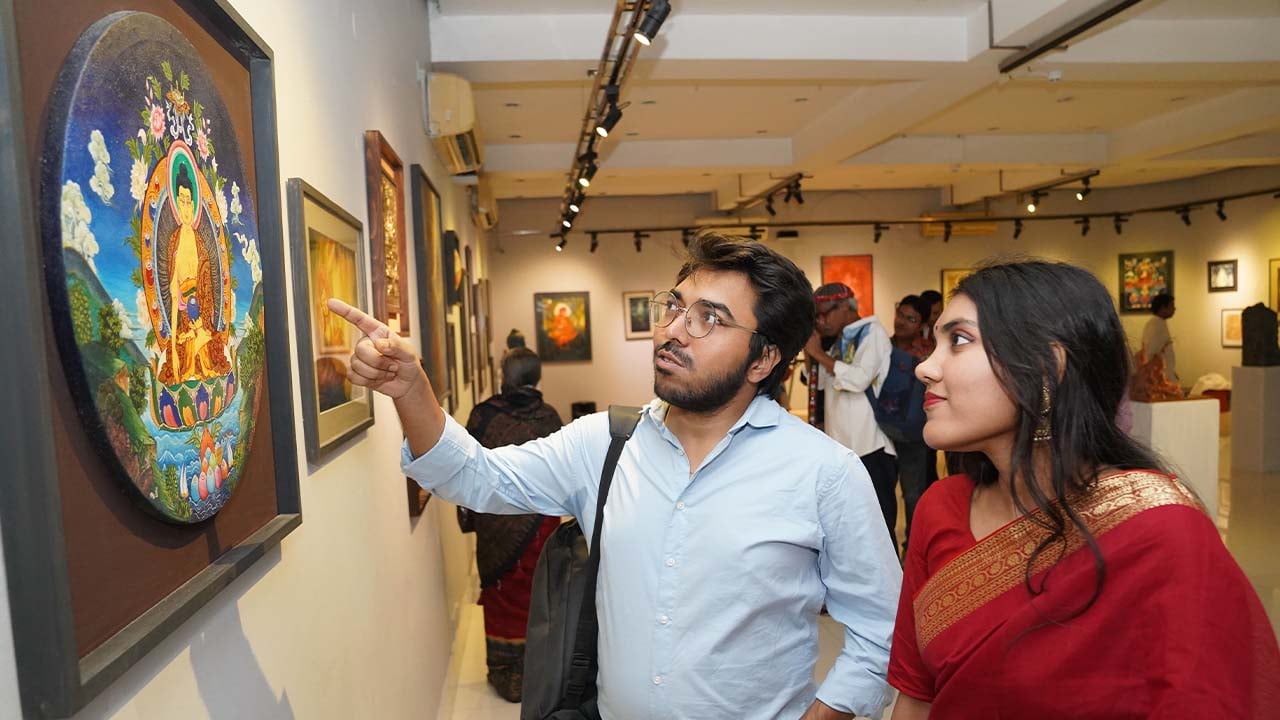 আলিয়ঁস ফ্রঁসজে চলছে বাংলা বৌদ্ধ শিল্পের ৪র্থ জাতীয় প্রদর্শনী