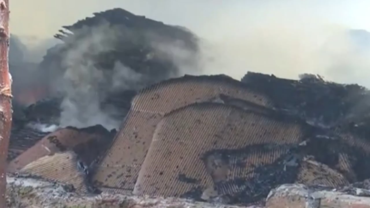 ডেমরায় একটি কারখানায় আগুন, নিয়ন্ত্রণে আট ইউনিট