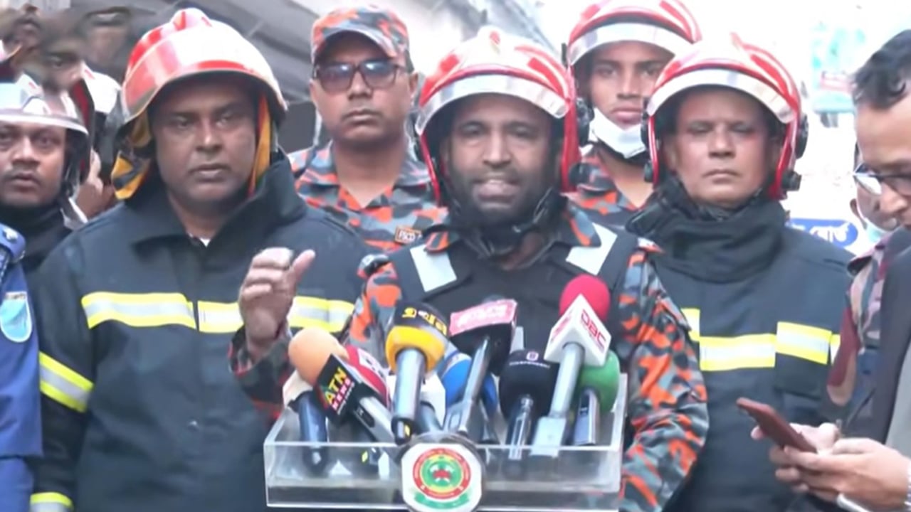 কেরানীগঞ্জে আগুনের ঘটনায় উদ্ধার ৪২, সেনা-বিজিবি মোতায়েন