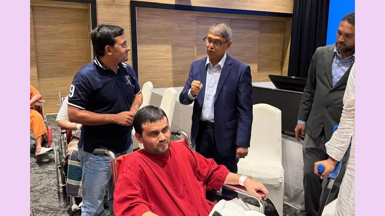 ব্যাংককে চিকিৎসাধীন জুলাই যোদ্ধাদের খোঁজ নিয়েছেন মুক্তিযুদ্ধমন্ত্রী