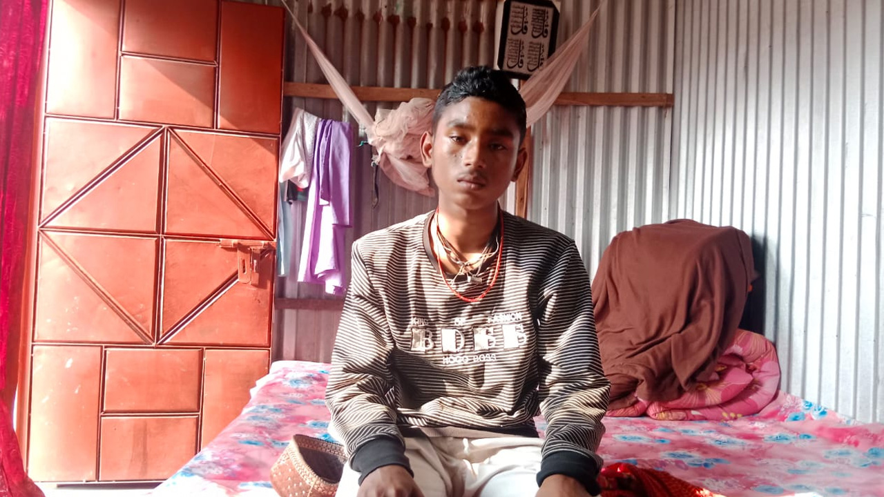 বৈষম্যবিরোধী ছাত্র আন্দোলনে গুলিবিদ্ধ রায়হানকে আর্থিক সহায়তা