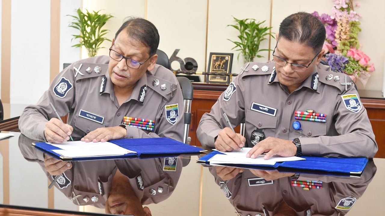 দায়িত্ব গ্রহণ করেছেন নবনিযুক্ত আইজিপি আলী হোসেন ফকির