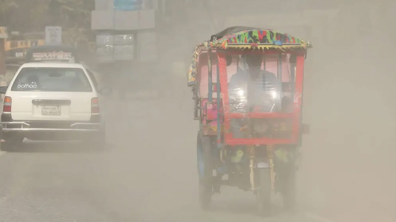 দূষিত বাতাসে ঢাকার অবস্থান আবারও শীর্ষ দশে, তালিকার শীর্ষে দিল্লি