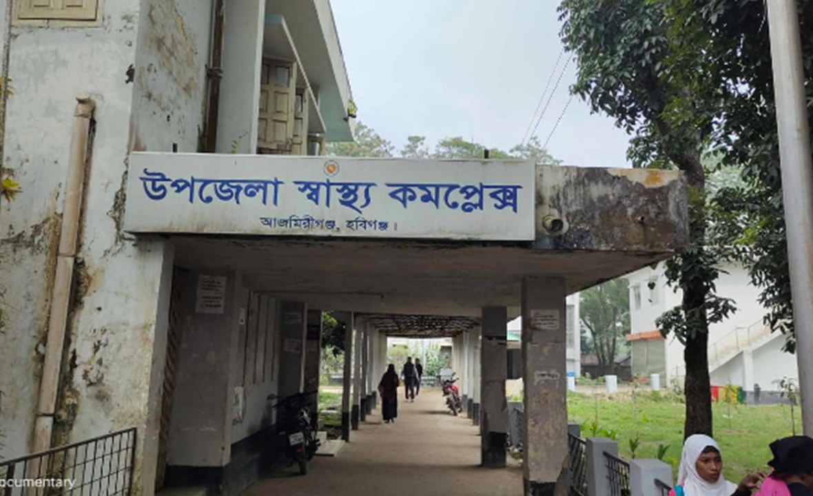 ফেসবুকে স্ট্যাটাস নিয়ে ছাত্রদল-যুবদলের সংঘর্ষে আহত ৫০
