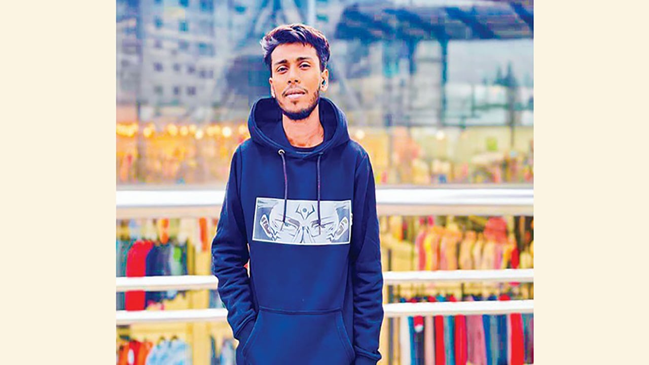 জুলাইযোদ্ধা শহীদ আকাশের মা সরকারি ভাতা চান
