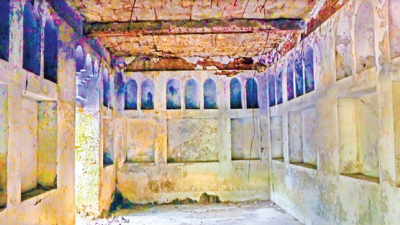 পাঠাগার ভবনের ভেতরের অংশ