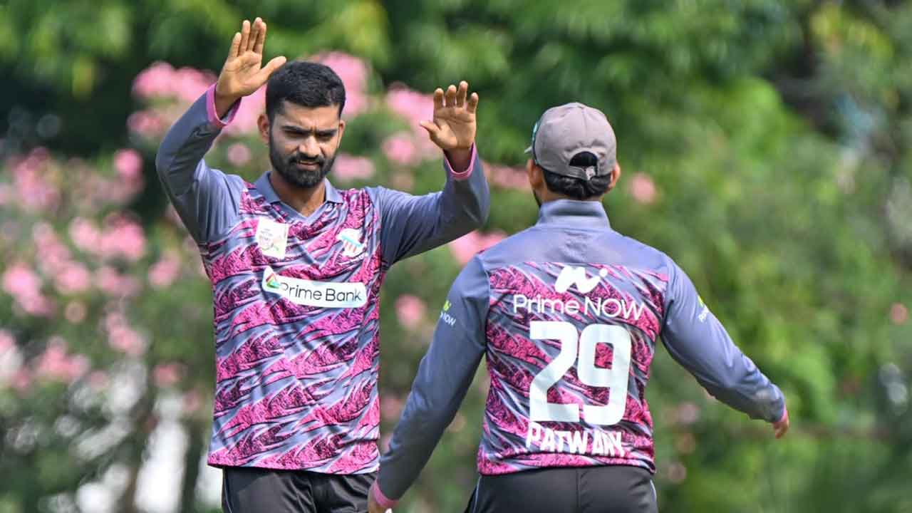 আলিসের রহস্য স্পিনে বিধ্বস্ত গাজী গ্রুপ, প্রাইম ব্যাংকের বড় জয়